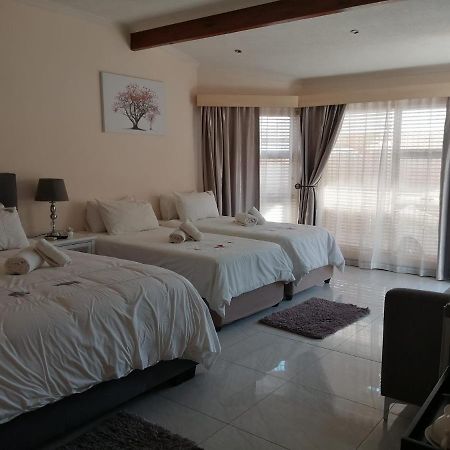 Esperanca Guesthouse Windhoek Bagian luar foto