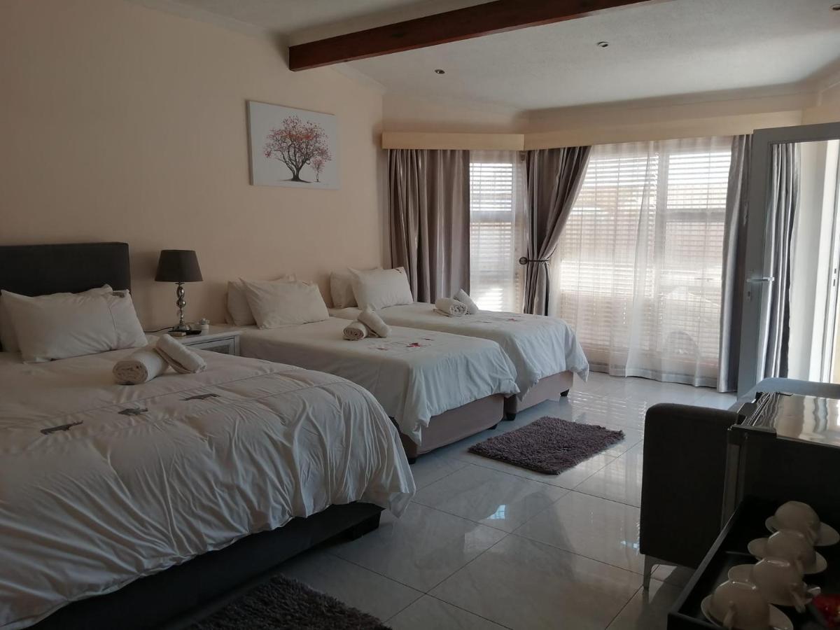Esperanca Guesthouse Windhoek Bagian luar foto