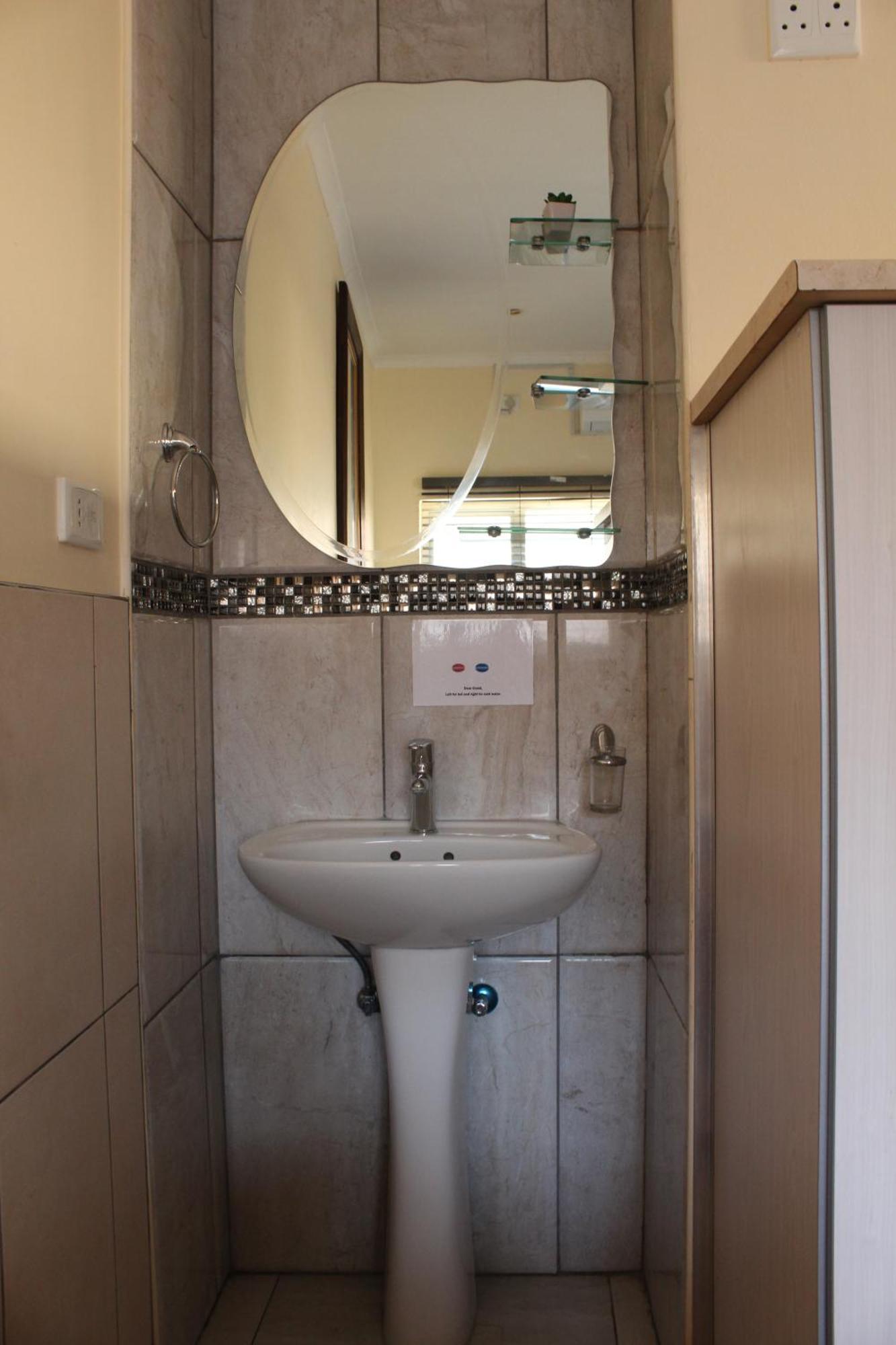Esperanca Guesthouse Windhoek Bagian luar foto