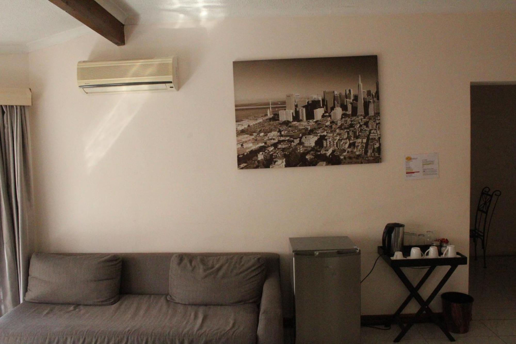 Esperanca Guesthouse Windhoek Bagian luar foto