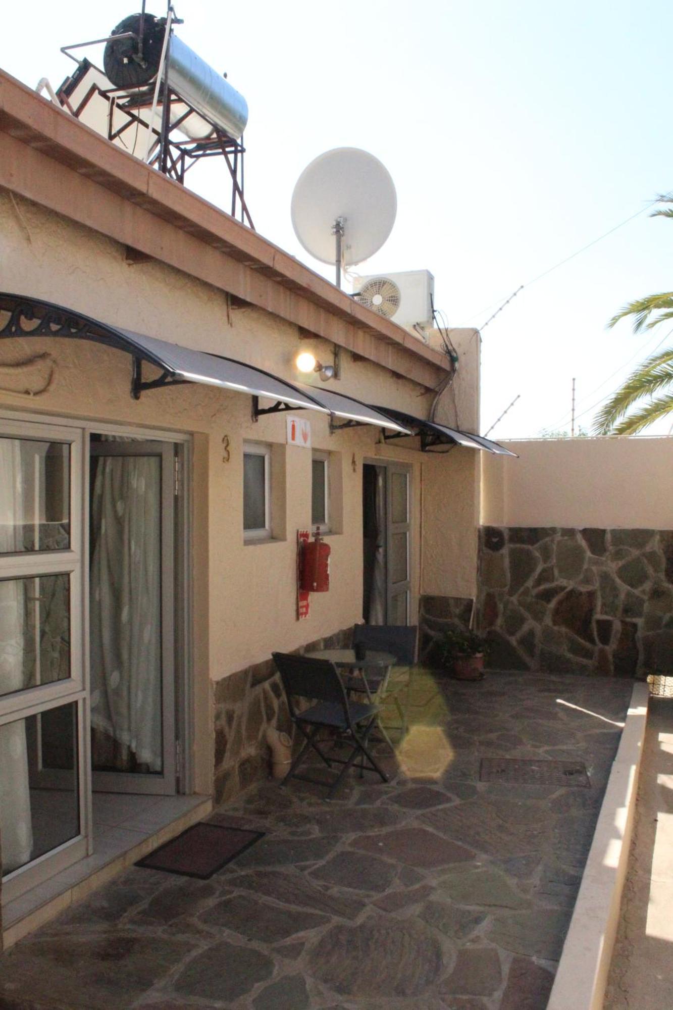 Esperanca Guesthouse Windhoek Bagian luar foto