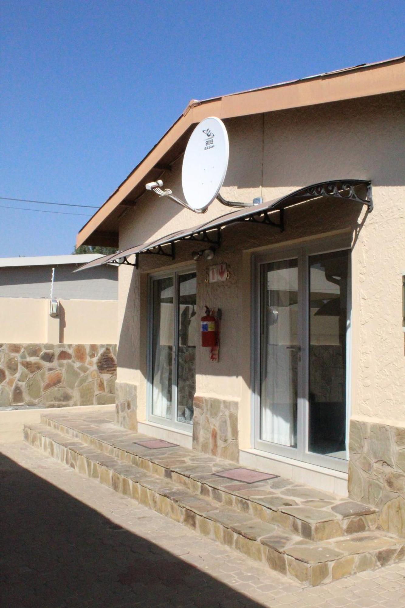 Esperanca Guesthouse Windhoek Bagian luar foto