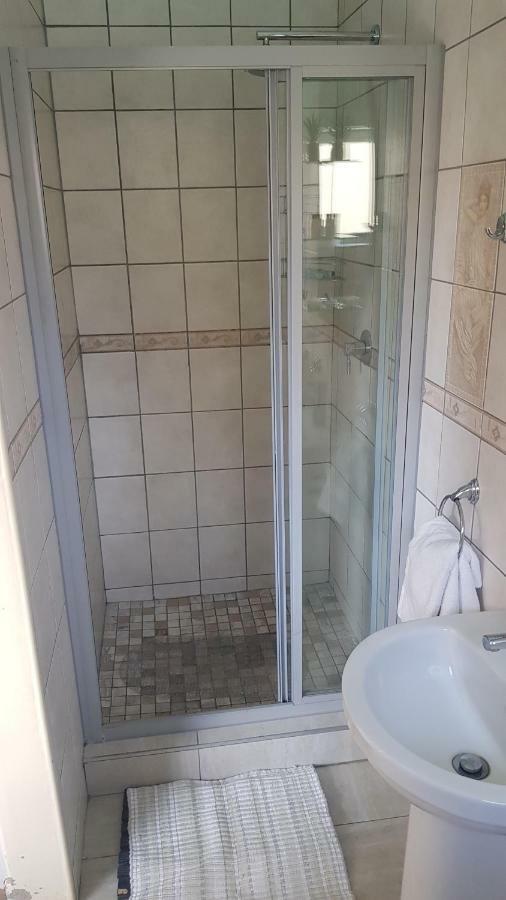 Esperanca Guesthouse Windhoek Bagian luar foto