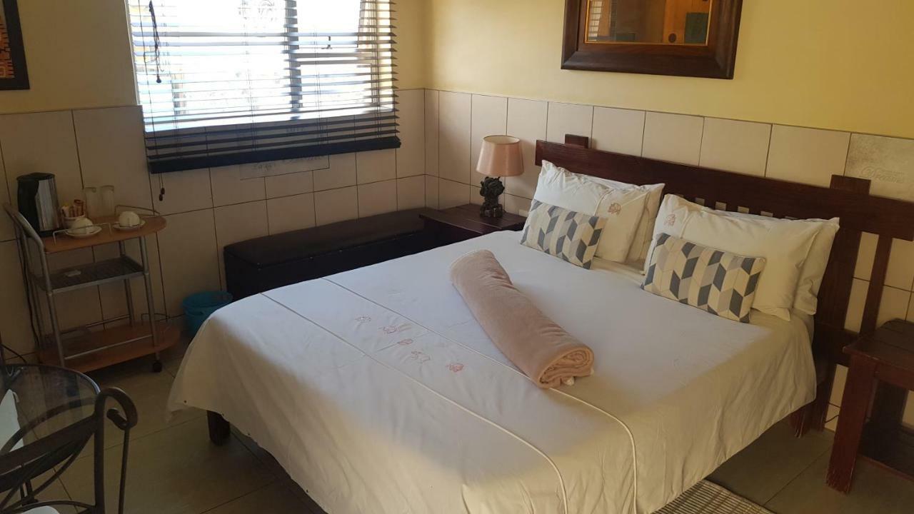 Esperanca Guesthouse Windhoek Bagian luar foto