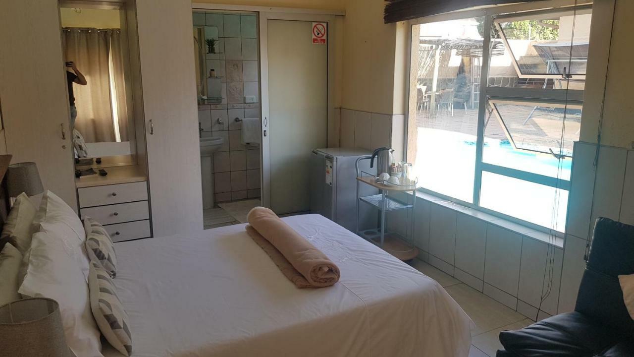 Esperanca Guesthouse Windhoek Bagian luar foto